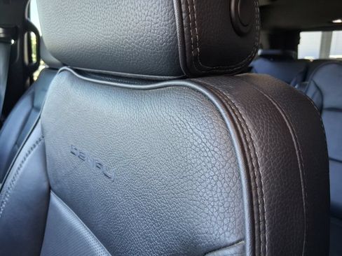 Used 2023 GMC Yukon Denali RWD image 20