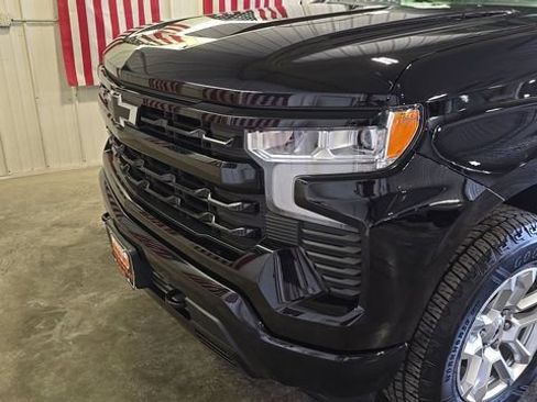 Used 2022 Chevrolet Silverado 1500 RST w/ Z71 Off-Road Package AWD/4WD image 8