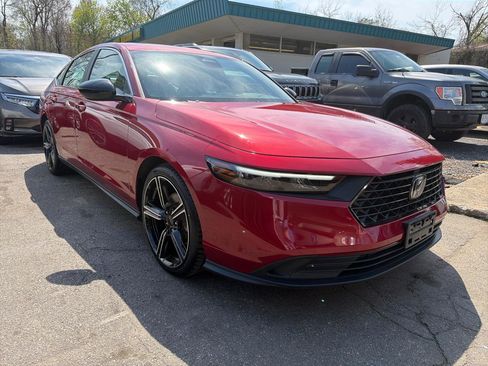 Used 2024 Honda Accord Sport image 3