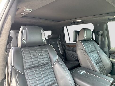 Used 2023 Cadillac Escalade ESV Sport Platinum w/ Heavy-Duty Trailer Package AWD/4WD image 25