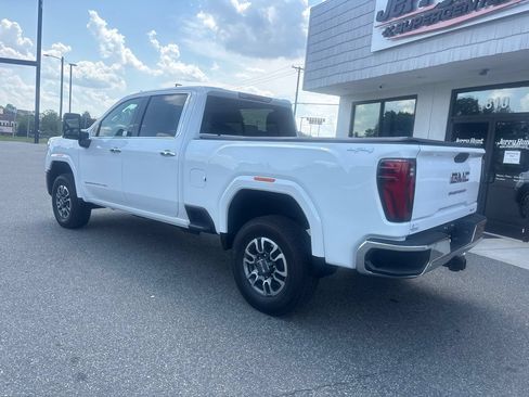 Used 2026 GMC Sierra 2500 SLT w/ SLT Convenience Package AWD/4WD image 5