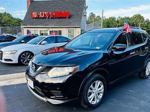 Used 2015 Nissan Rogue SV w/ SV Premium Package image 12