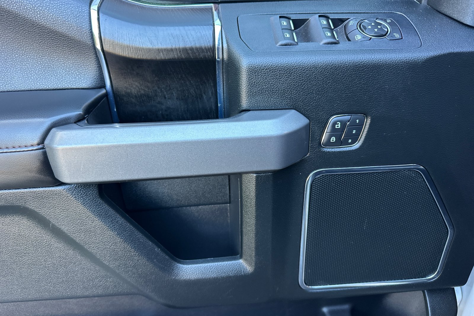 Used 2018 Ford F150 Platinum w/ Technology Package AWD/4WD image 11