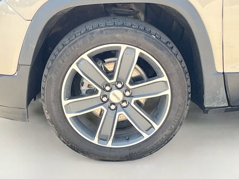 Used 2022 GMC Acadia SLT w/ Preferred Package AWD/4WD image 34