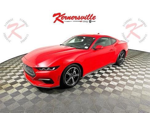 Used 2024 Ford Mustang Premium image 3