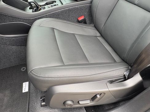 New 2026 Volvo XC40 B5 Core w/ Protection Package Premier image 19