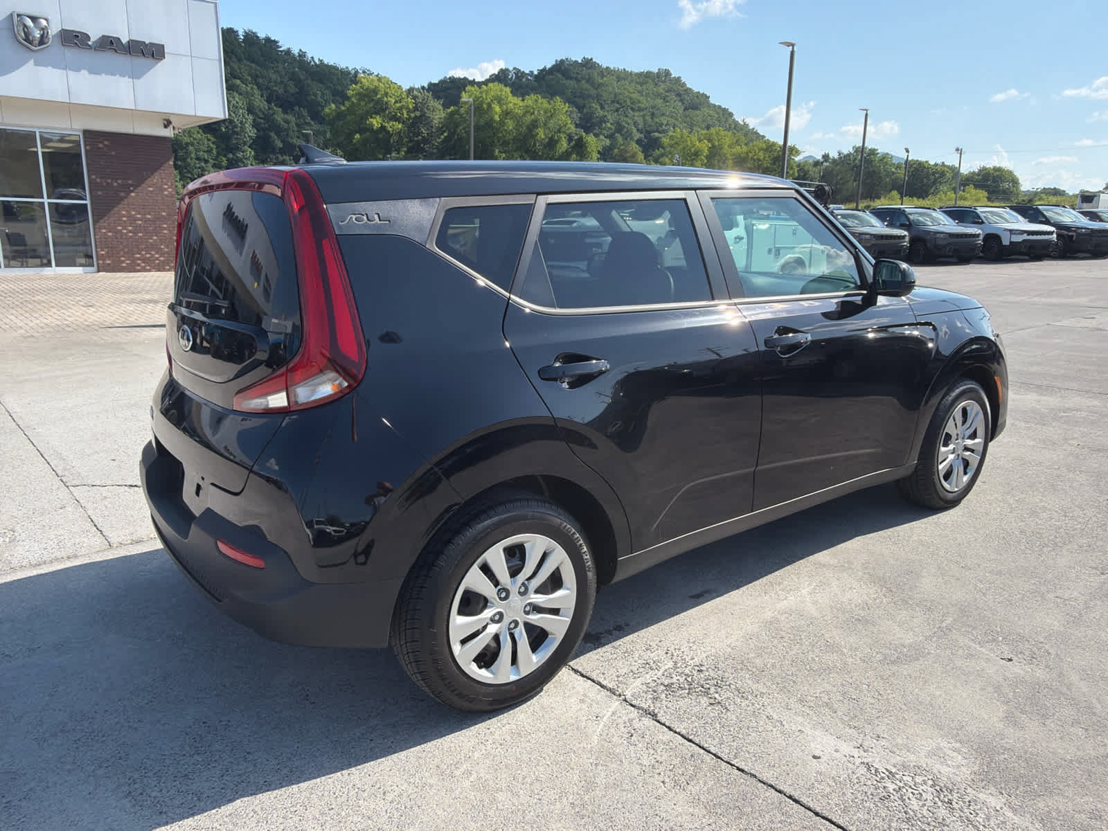 Used 2021 Kia Soul LX FWD image 5