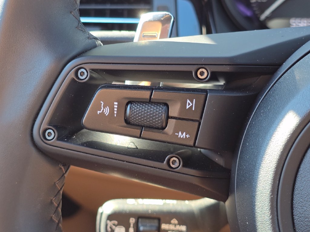 Certified 2026 Porsche Macan AWD/4WD image 37