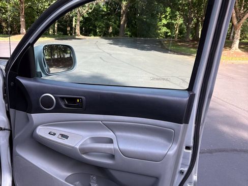 Used 2008 Toyota Tacoma PreRunner RWD image 33