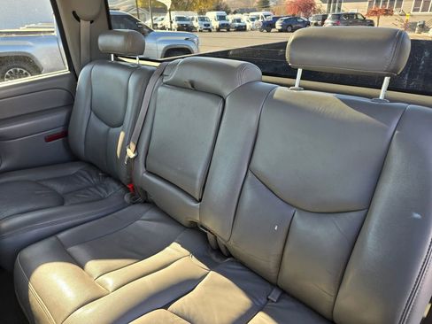 Used 2005 GMC Sierra 2500 SLT w/ Heavy-Duty Power Package image 17