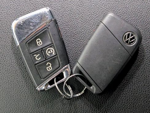 Used 2022 Volkswagen Atlas Cross Sport SEL AWD/4WD image 39