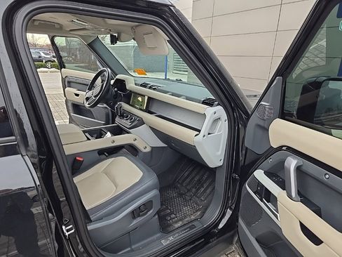 Used 2024 Land Rover Defender 110 X-Dynamic SE image 19