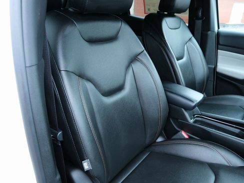 Used 2024 Jeep Compass Limited image 30