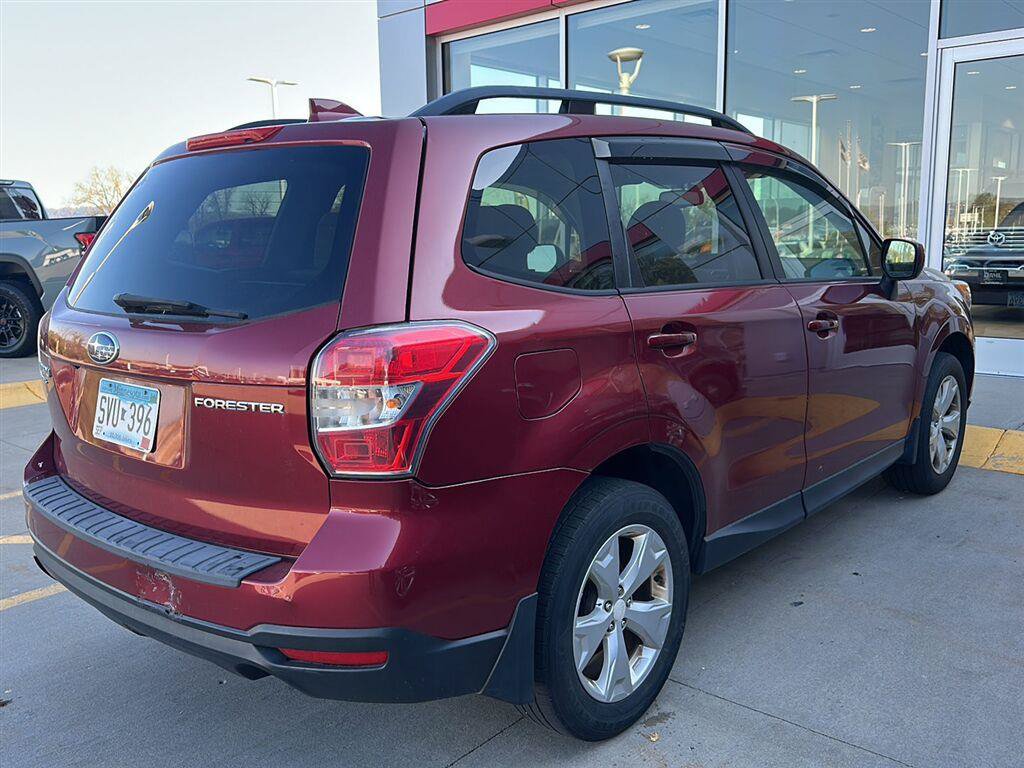 Used 2016 Subaru Forester 2.5i Premium w/ All-Weather Package AWD/4WD image 4