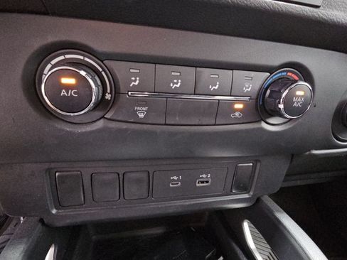 Used 2022 Nissan Frontier SV RWD image 17