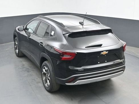 New 2026 Chevrolet Trax LT w/ LT Convenience Package FWD image 35