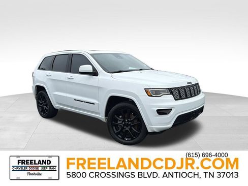 Used 2022 Jeep Grand Cherokee Laredo X AWD/4WD image 1