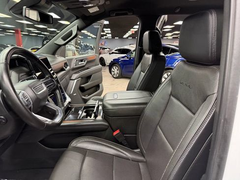 Used 2025 GMC Yukon Denali AWD/4WD image 33