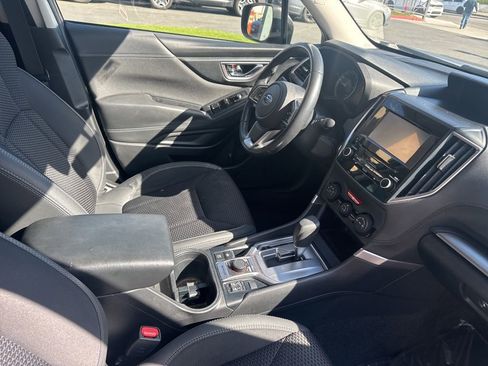 Used 2021 Subaru Forester Premium AWD/4WD image 3