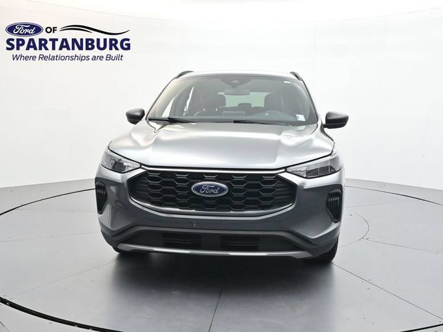 Used 2025 Ford Escape ST-Line FWD image 2