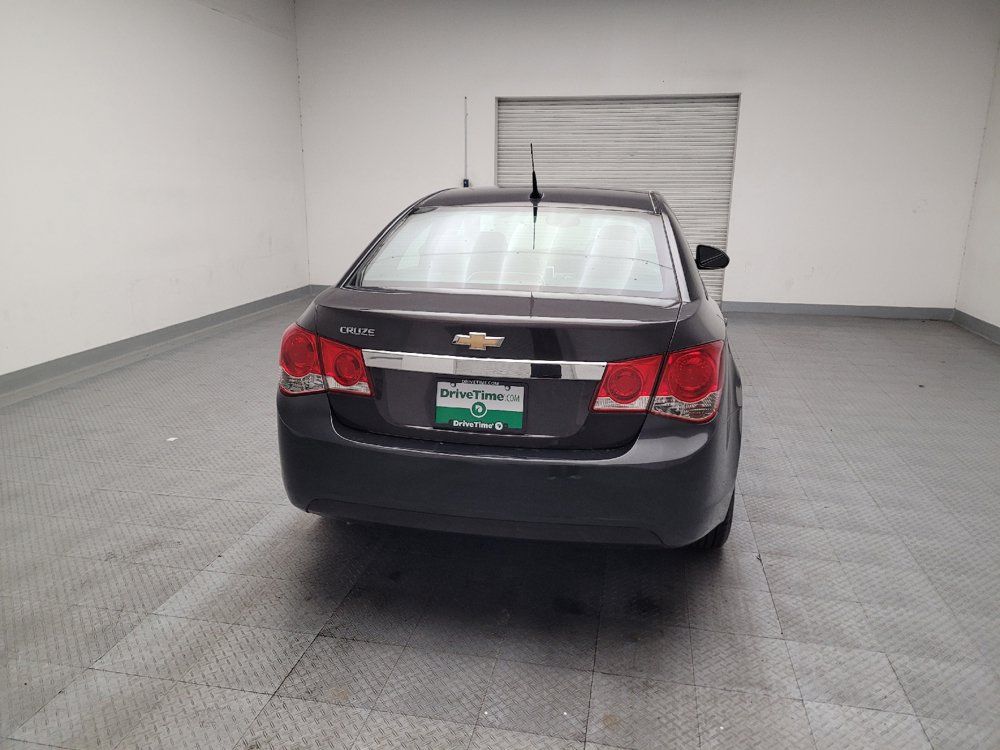 Used 2014 Chevrolet Cruze LS FWD image 7