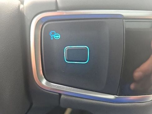 Used 2025 Ford Expedition Active image 17