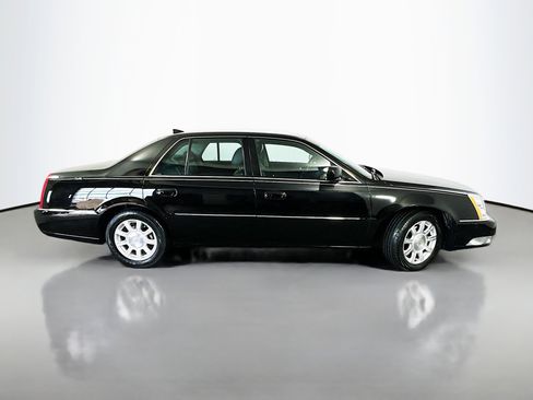 Used 2011 Cadillac DTS image 8