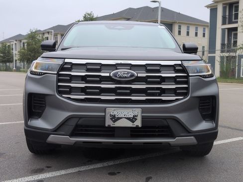 New 2026 Ford Explorer Active RWD image 9