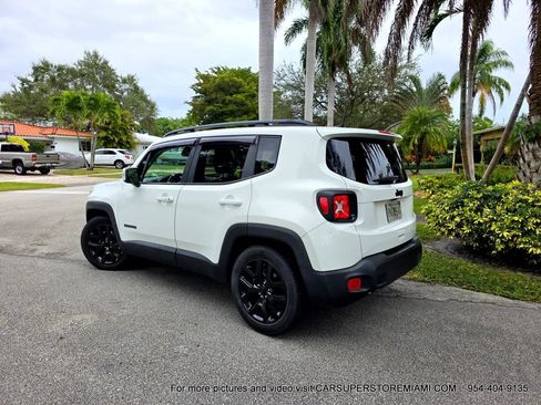 Used 2018 Jeep Renegade Altitude w/ Popular Equipment Group image 5