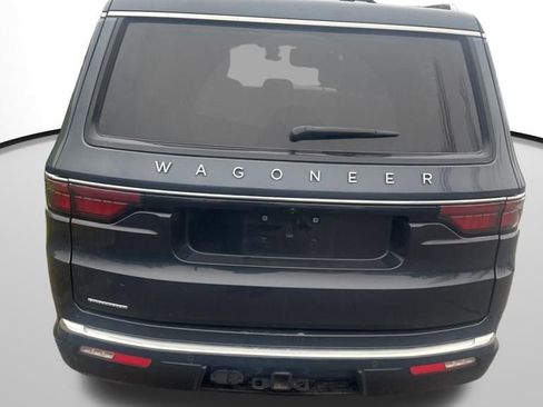 Used 2023 Jeep Wagoneer 4WD w/ Premium Group I image 7