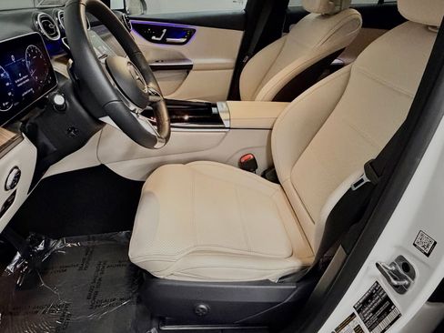 Used 2026 Mercedes-Benz GLC 300 image 23