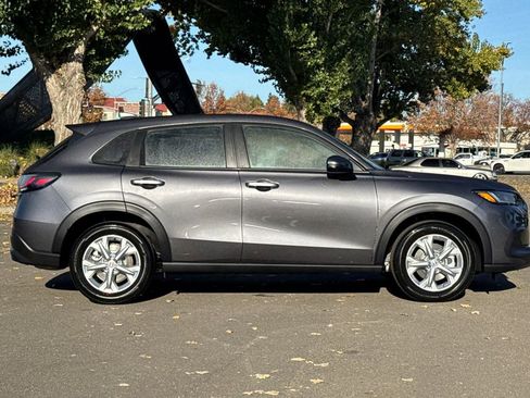 Certified 2025 Honda HR-V LX image 3