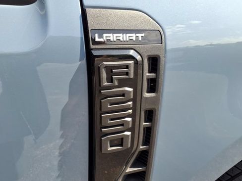 Used 2023 Ford F250 Lariat w/ Sport Appearance Package AWD/4WD image 6
