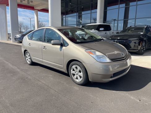 Used 2005 Toyota Prius image 2
