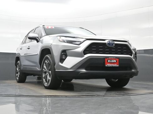 Used 2022 Toyota RAV4 XLE Premium AWD/4WD image 27