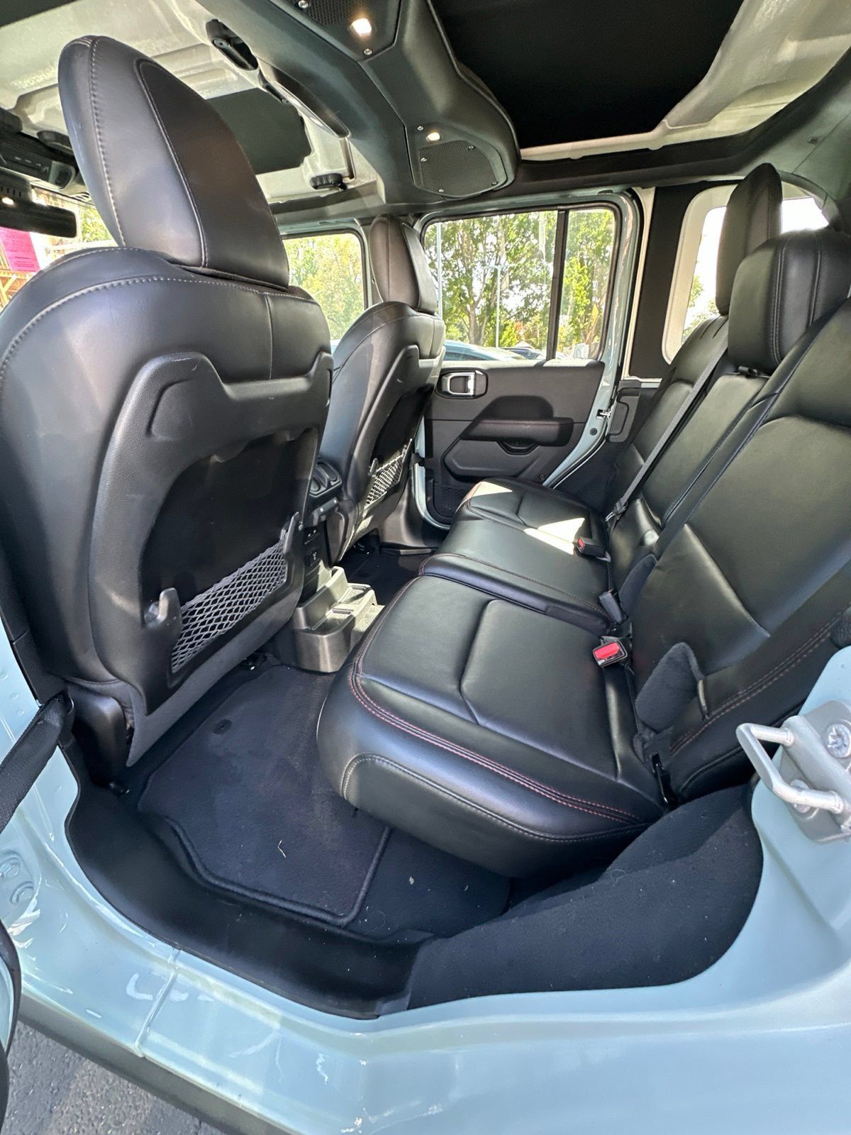 Used 2024 Jeep Wrangler Unlimited Rubicon AWD/4WD image 5