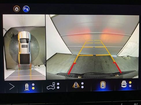 New 2026 Chevrolet Colorado ZR2 w/ Technology Package AWD/4WD image 16