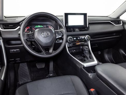 Used 2025 Toyota RAV4 XLE AWD/4WD image 7