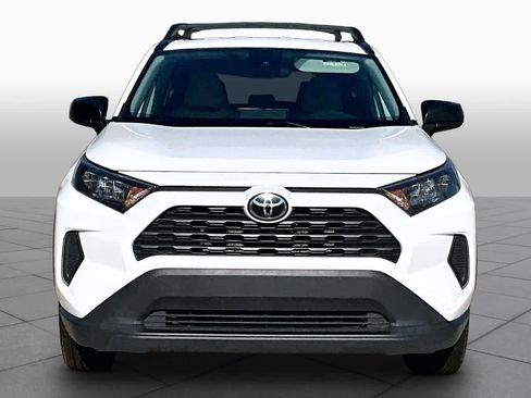 Used 2021 Toyota RAV4 LE AWD/4WD image 4