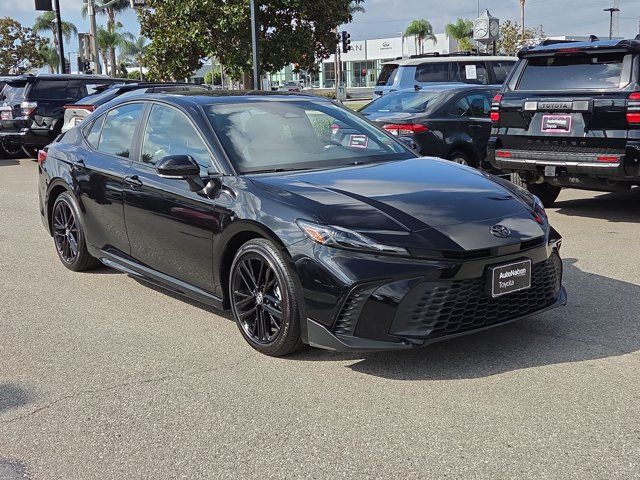 Used 2025 Toyota Camry SE FWD image 3