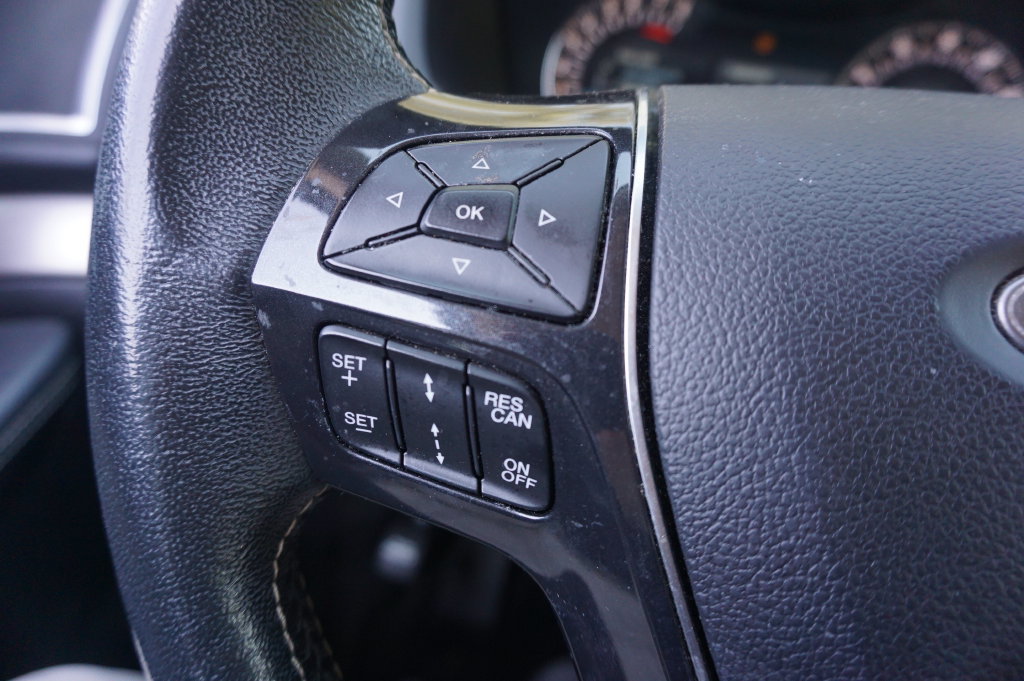 Used 2017 Ford Explorer Platinum AWD/4WD image 7