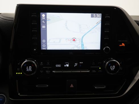 Used 2021 Toyota Highlander Limited image 21