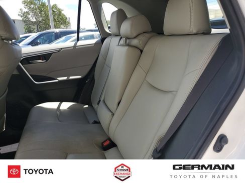 Used 2019 Toyota RAV4 XLE w/ Convenience Package FWD image 20