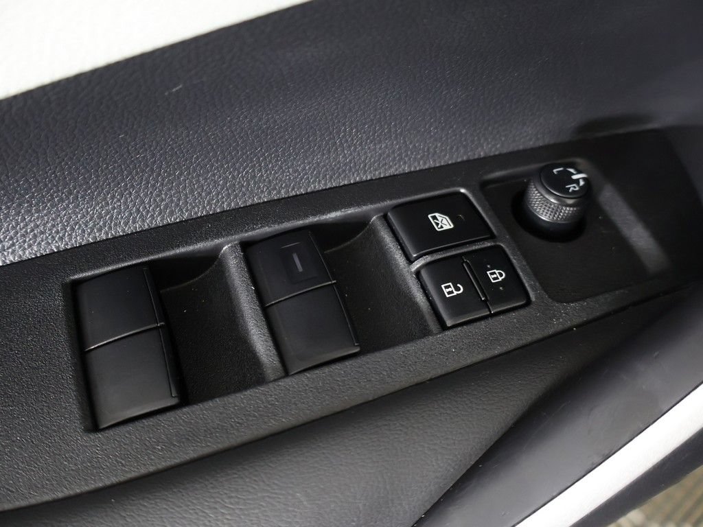 Used 2025 Toyota Corolla SE FWD image 30