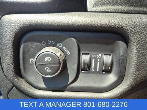 Used 2025 RAM 1500 Big Horn AWD/4WD image 38