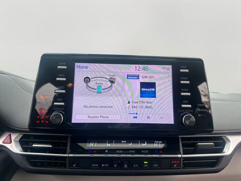 Used 2024 Toyota Sienna XLE image 15