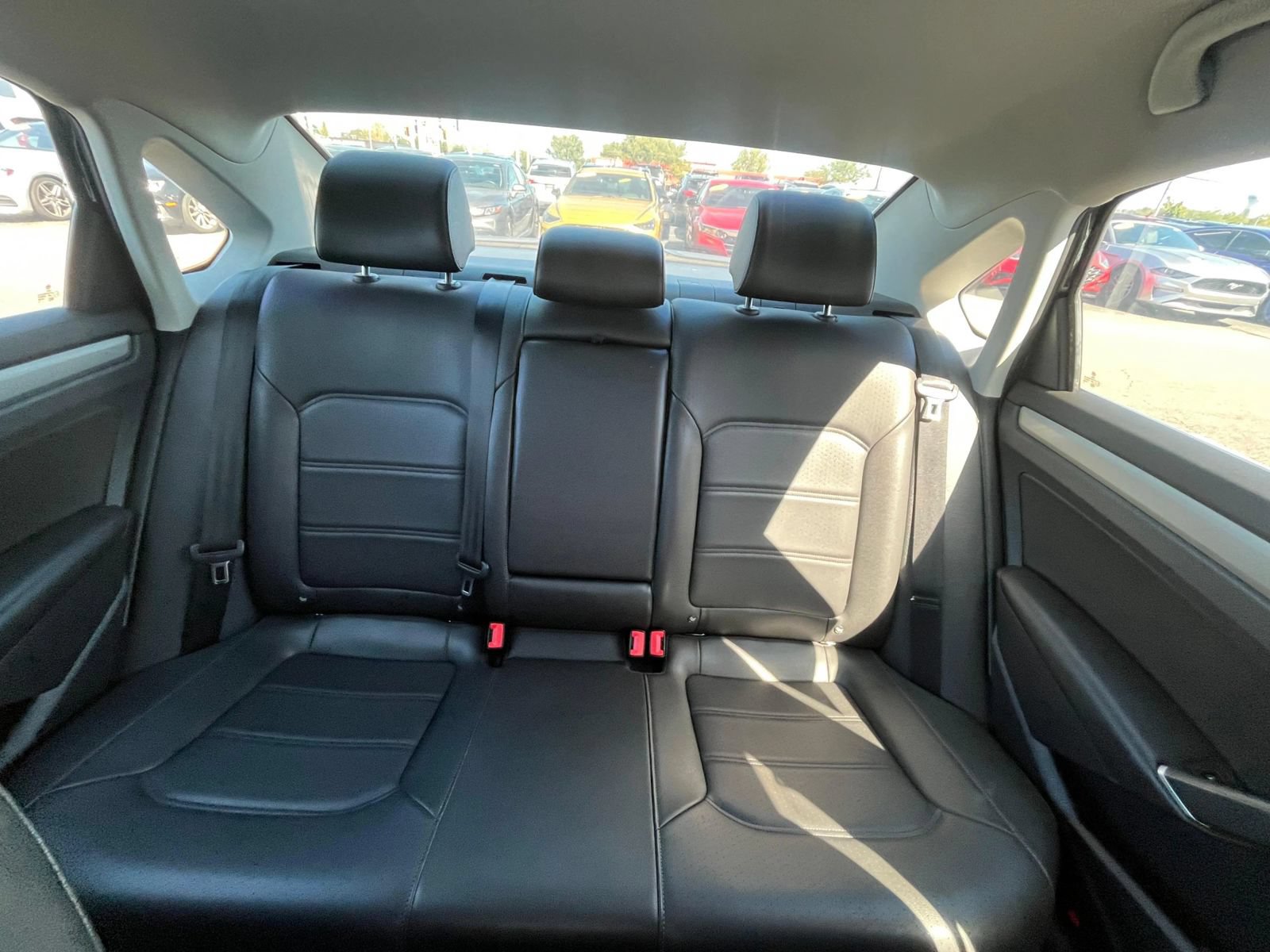 Used 2020 Volkswagen Passat 2.0T SE FWD image 36