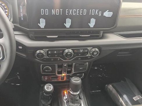 New 2025 Jeep Gladiator Mojave w/ Convenience Group image 12