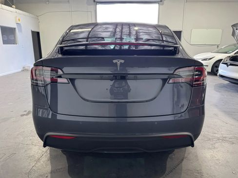 Used 2023 Tesla Model X image 3