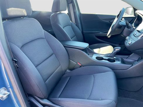 Used 2025 Chevrolet Malibu LS image 25
